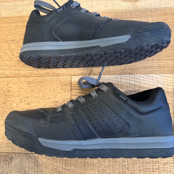 Specialized MTB Shorts + Shoes - Picture 5 of 7